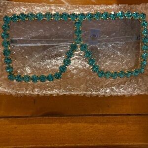 Cute glasses never wore